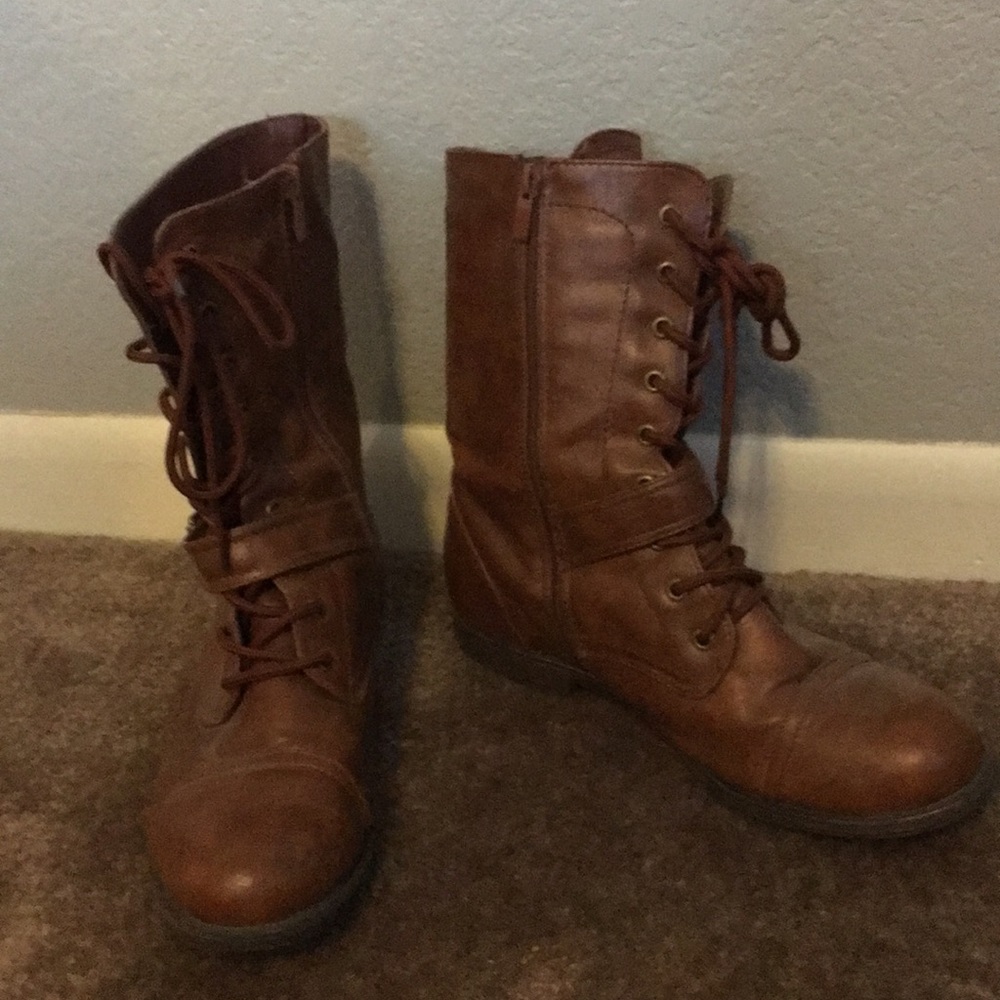 Leather boots, women’s 10